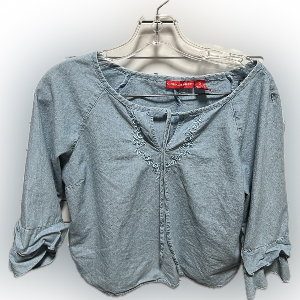 VTG Gloria Vanderbilt Light Blue Embroidered Blouse